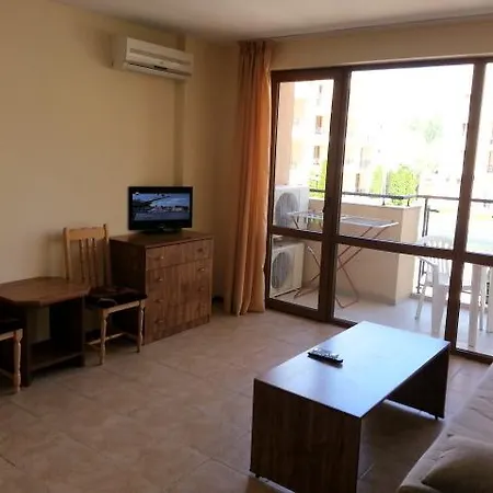 Apartment Sunny Victory Close To The Beach